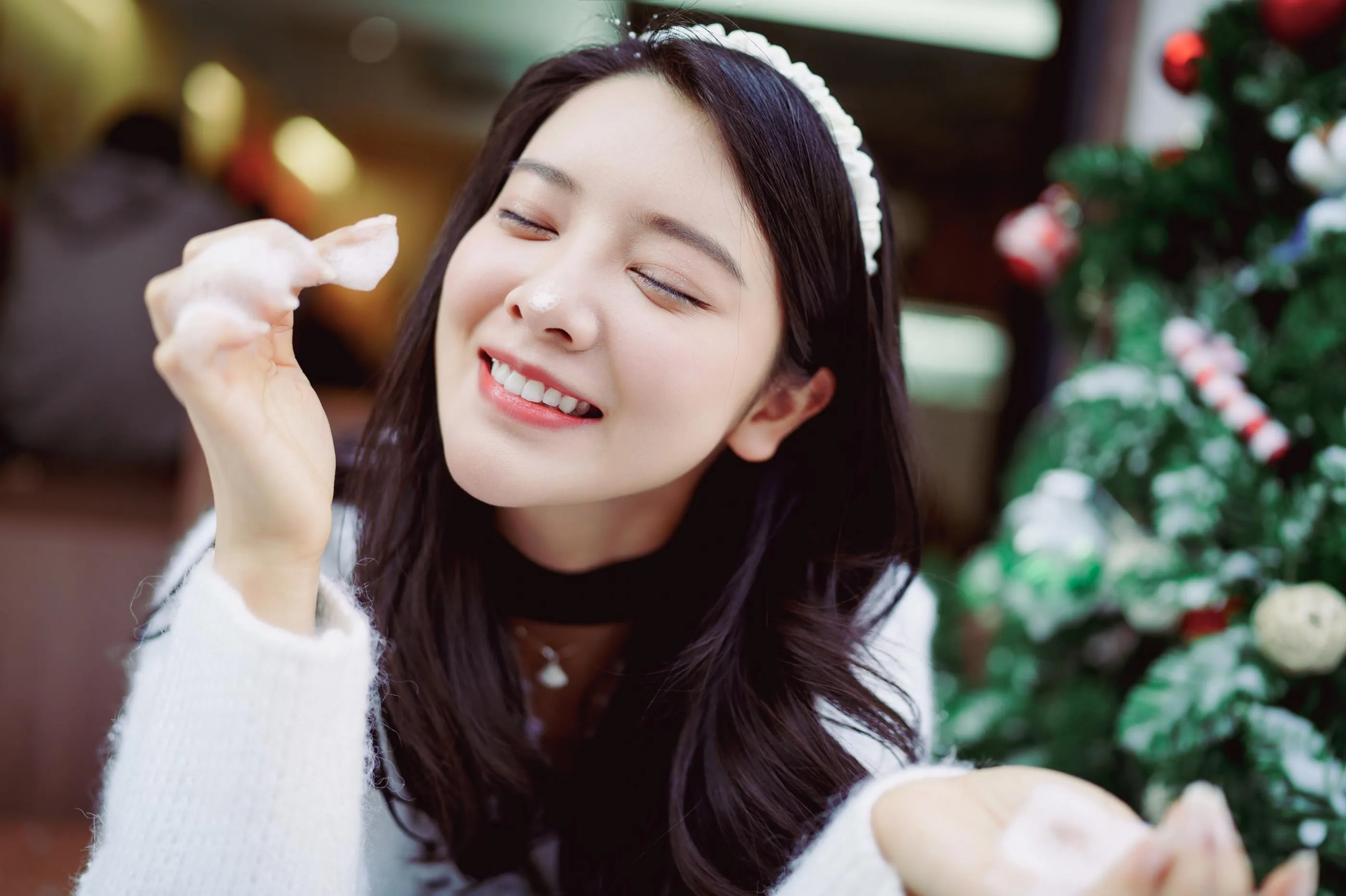 [YITUYU艺图语]2022.01.29 叮叮当，圣诞美景主题人像摄影 喵喵喵是锦儿呀 [61P]插图3